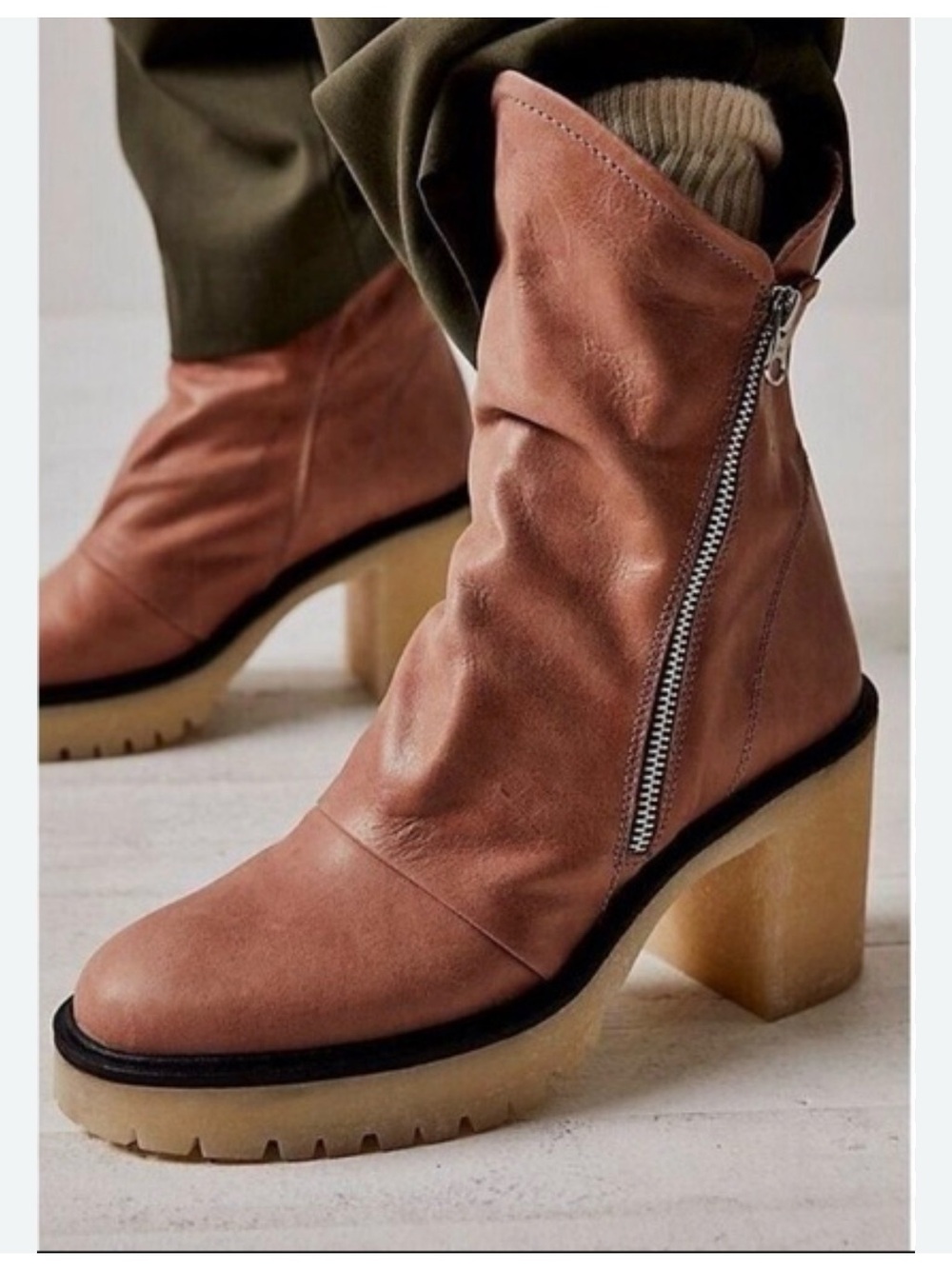 FREE PEOPLE Jack Zip Size 40/9 Tan Leather Chunky Heel Ankle Boots MSRP $198